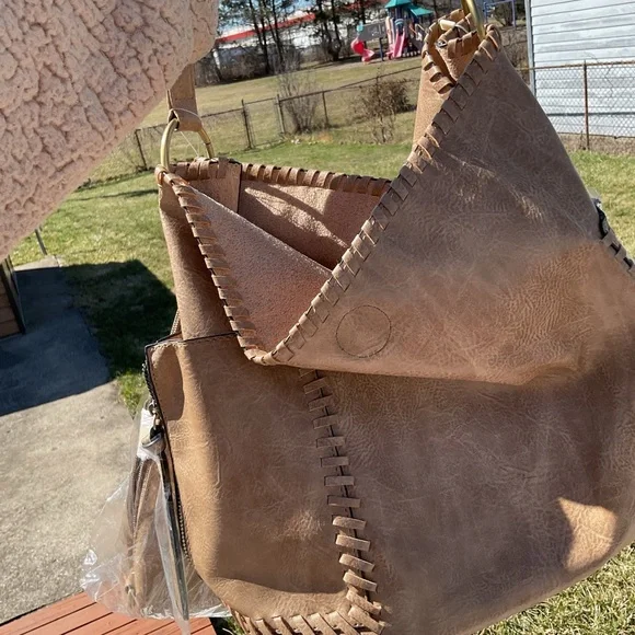 Tan Vegan Leather Women's Bag Set ( Hobo Style ) - Picture 4 of 8